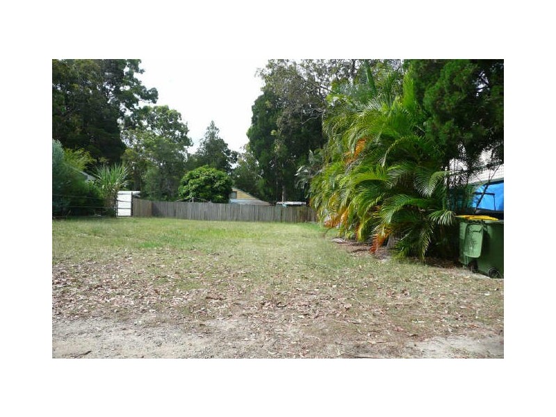 10 Shirley Street, Coochiemudlo Island QLD 4184