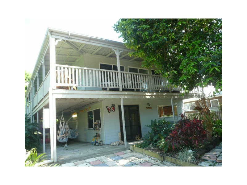 18 Orange Grove Street, Coochiemudlo Island QLD 4184