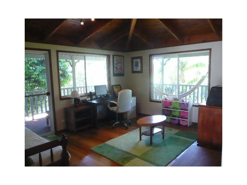 18 Orange Grove Street, Coochiemudlo Island QLD 4184