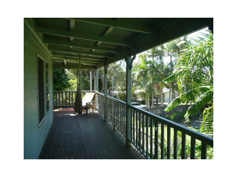 18 Orange Grove Street, Coochiemudlo Island QLD 4184