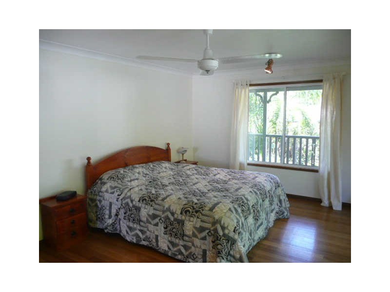 18 Orange Grove Street, Coochiemudlo Island QLD 4184