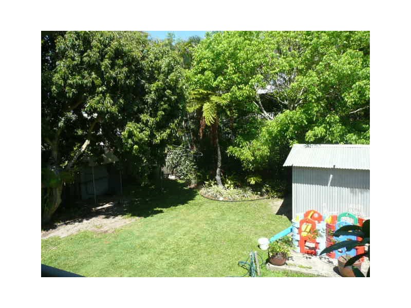 18 Orange Grove Street, Coochiemudlo Island QLD 4184