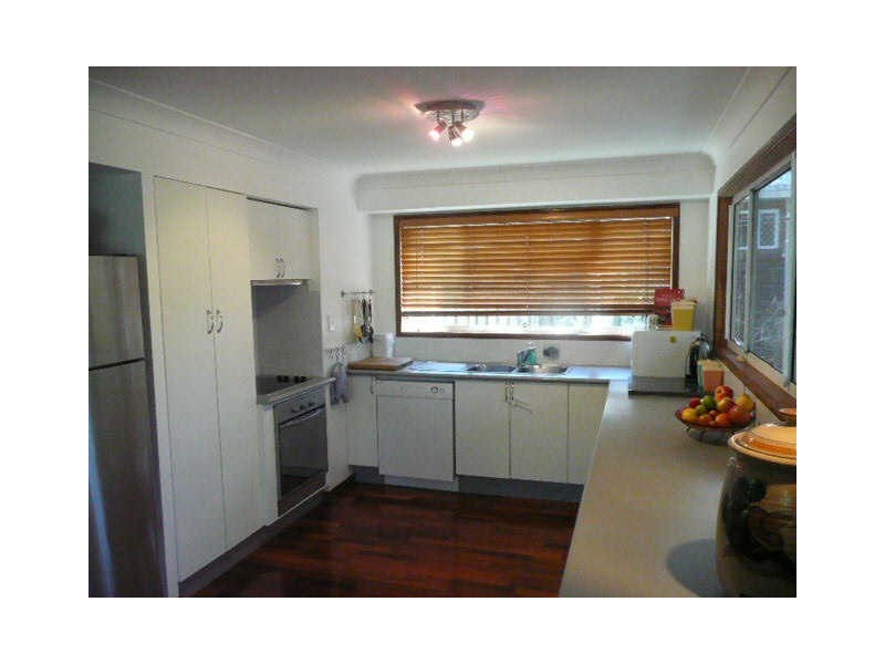 18 Orange Grove Street, Coochiemudlo Island QLD 4184