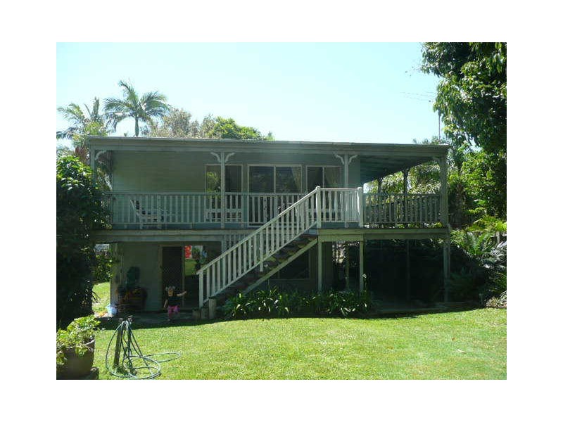 18 Orange Grove Street, Coochiemudlo Island QLD 4184