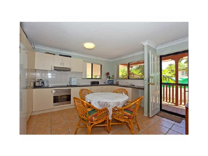 21 Merindah Street, Coochiemudlo Island QLD 4184