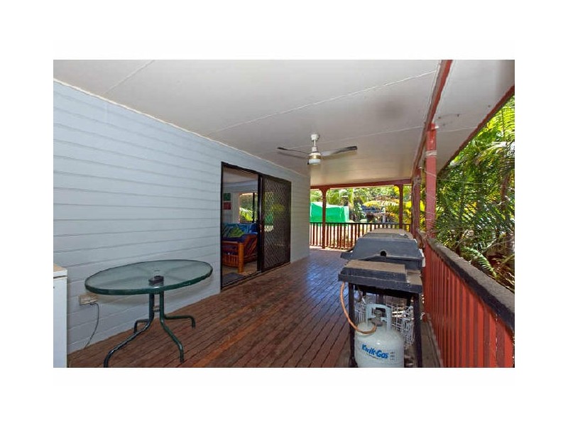 21 Merindah Street, Coochiemudlo Island QLD 4184