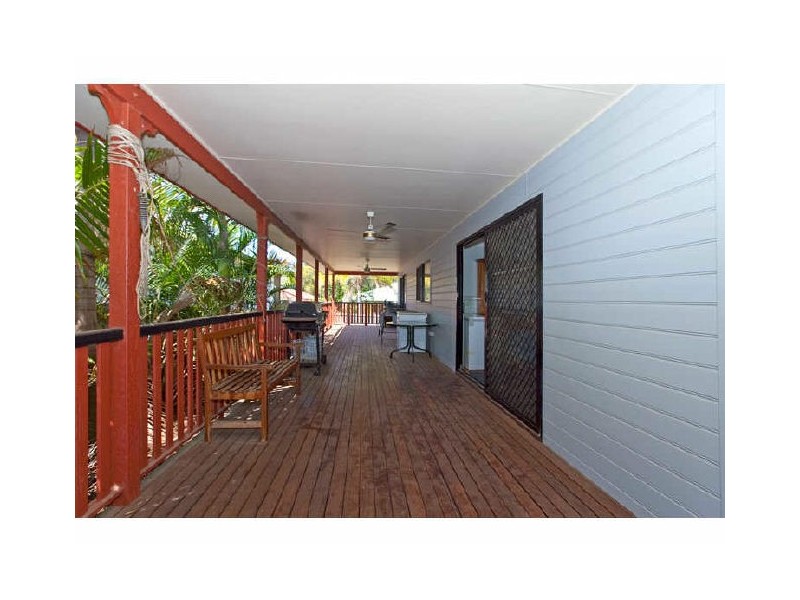 21 Merindah Street, Coochiemudlo Island QLD 4184