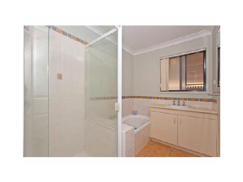 21 Merindah Street, Coochiemudlo Island QLD 4184