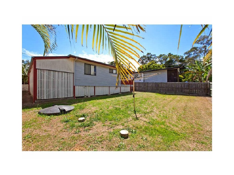 21 Merindah Street, Coochiemudlo Island QLD 4184