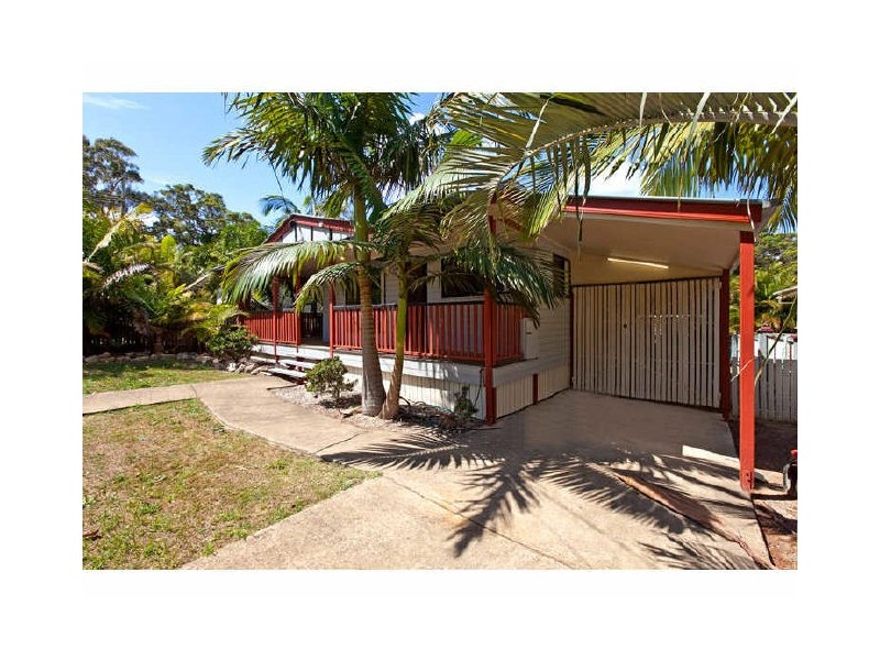 21 Merindah Street, Coochiemudlo Island QLD 4184