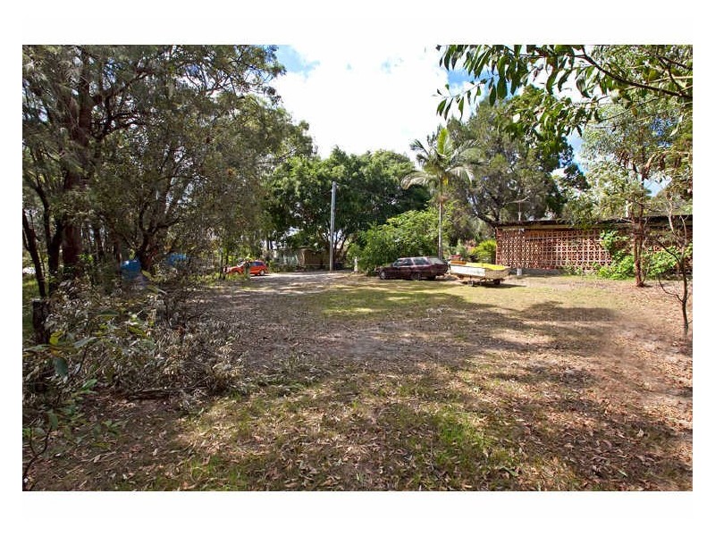 1 Cypress Street, Coochiemudlo Island QLD 4184