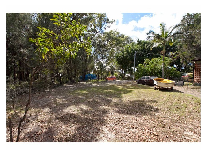 1 Cypress Street, Coochiemudlo Island QLD 4184