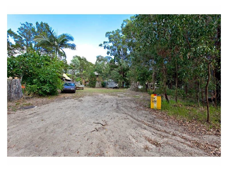 1 Cypress Street, Coochiemudlo Island QLD 4184