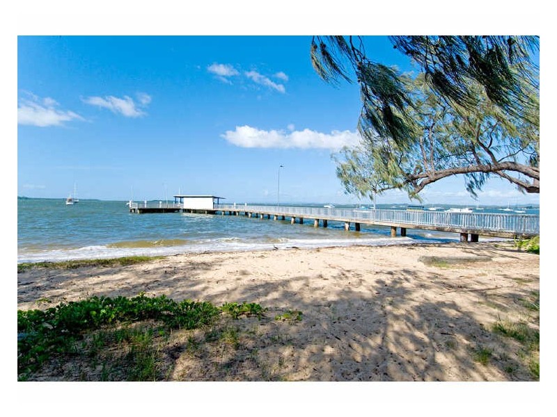 1 Cypress Street, Coochiemudlo Island QLD 4184
