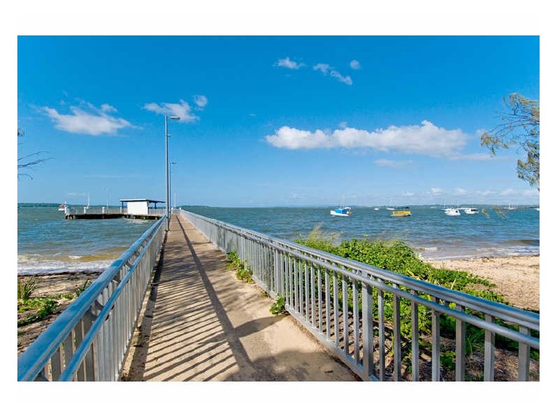 1 Cypress Street, Coochiemudlo Island QLD 4184