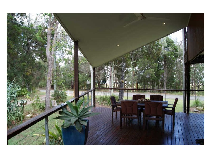 2 Oakes, Coochiemudlo Island QLD 4184