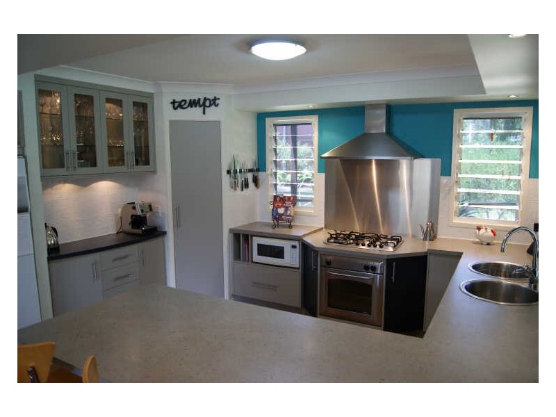 2 Oakes, Coochiemudlo Island QLD 4184