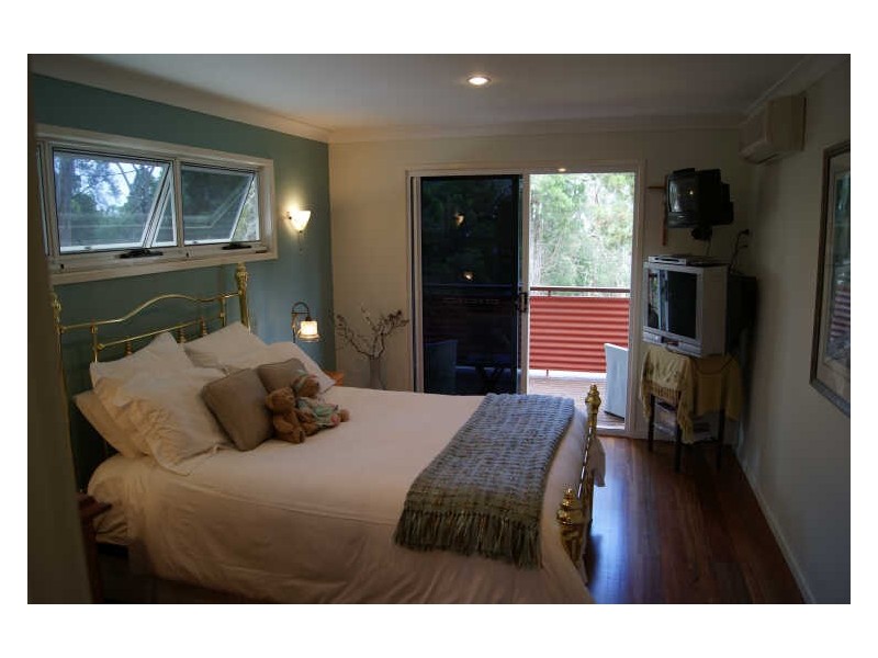 2 Oakes, Coochiemudlo Island QLD 4184