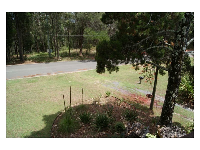 2 Oakes, Coochiemudlo Island QLD 4184