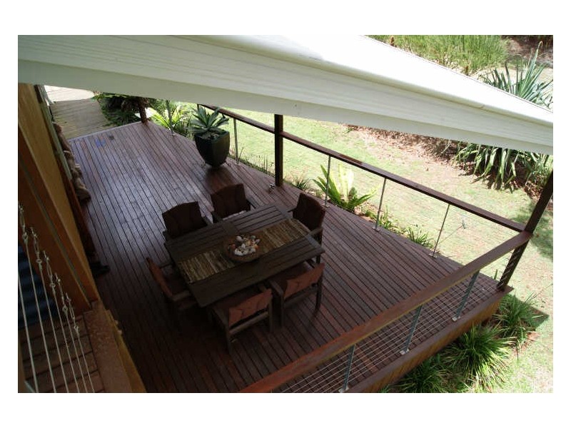 2 Oakes, Coochiemudlo Island QLD 4184