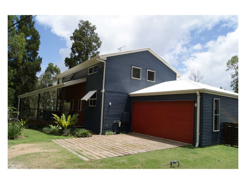 2 Oakes, Coochiemudlo Island QLD 4184