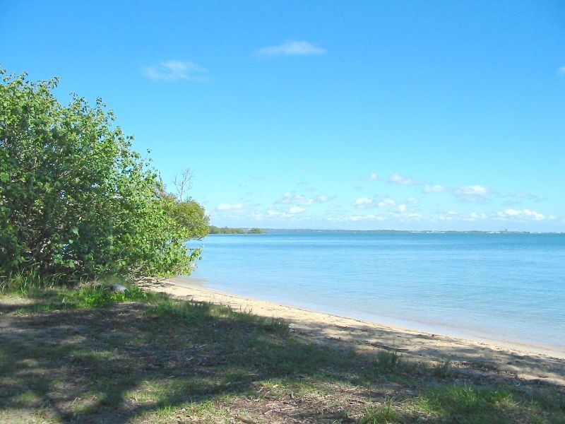 2 Oakes, Coochiemudlo Island QLD 4184