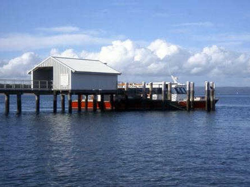 4 Dawn, Coochiemudlo Island QLD 4184