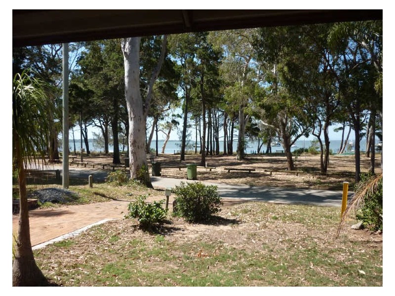 34 Victoria Parade, Coochiemudlo Island QLD 4184