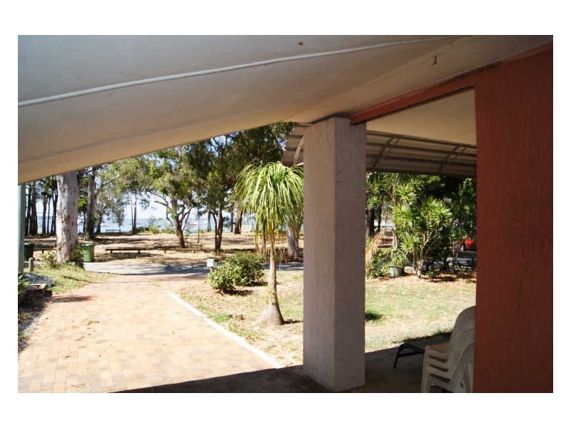 34 Victoria Parade, Coochiemudlo Island QLD 4184