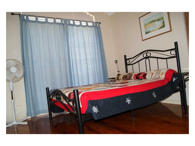 9 Innes Street, Coochiemudlo Island QLD 4184