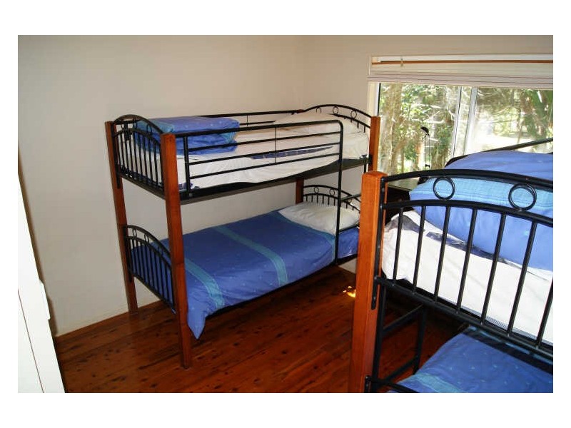 9 Innes Street, Coochiemudlo Island QLD 4184