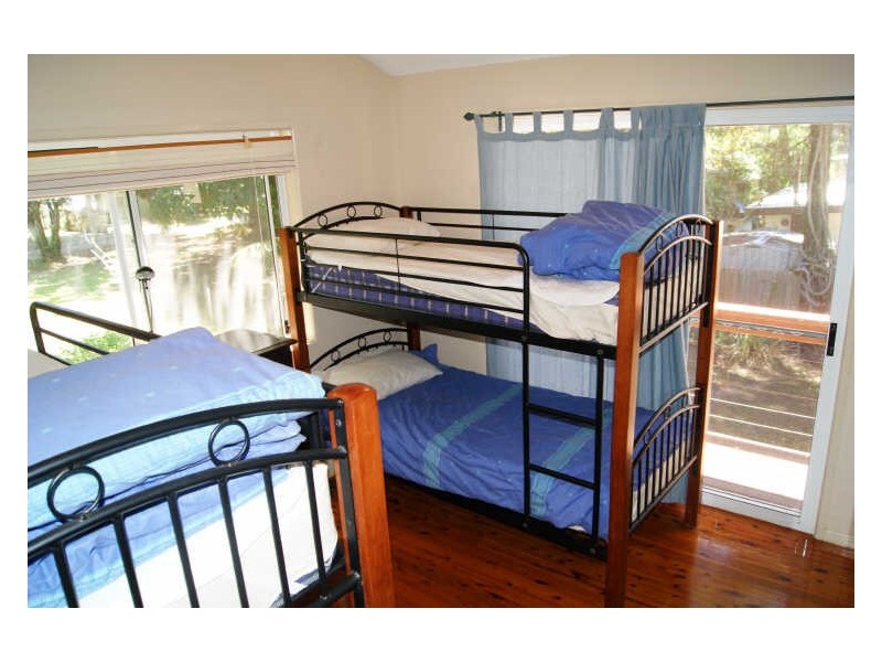 9 Innes Street, Coochiemudlo Island QLD 4184