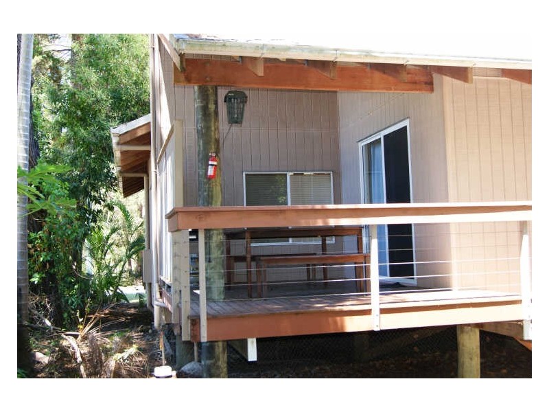 9 Innes Street, Coochiemudlo Island QLD 4184