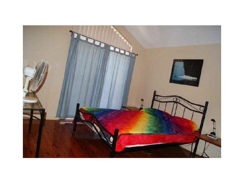 9 Innes Street, Coochiemudlo Island QLD 4184