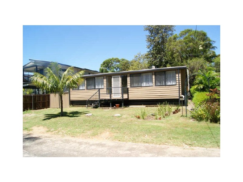 37 Shirley, Coochiemudlo Island QLD 4184