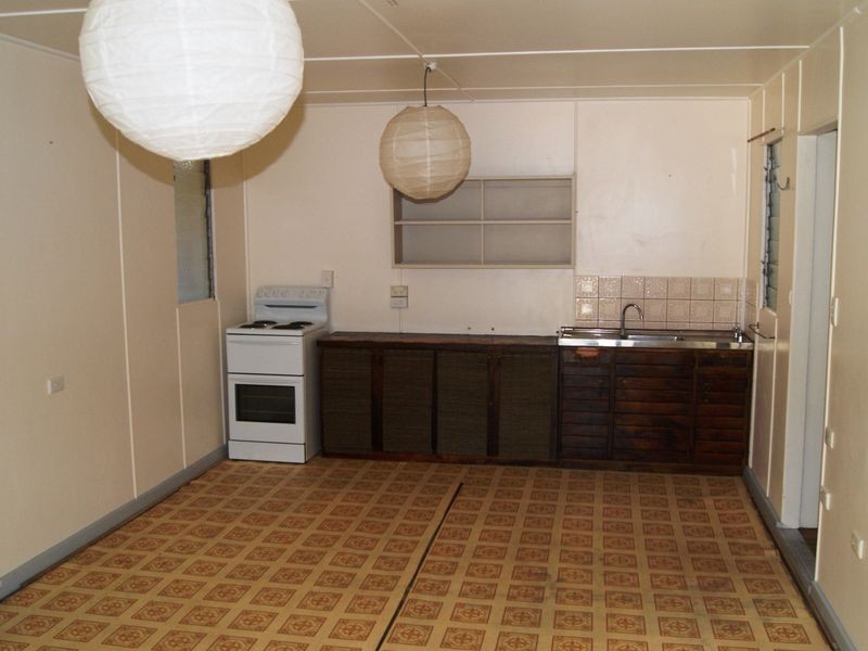 16 Orange Grove Street, Coochiemudlo Island QLD 4184