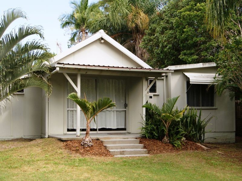 16 Orange Grove Street, Coochiemudlo Island QLD 4184