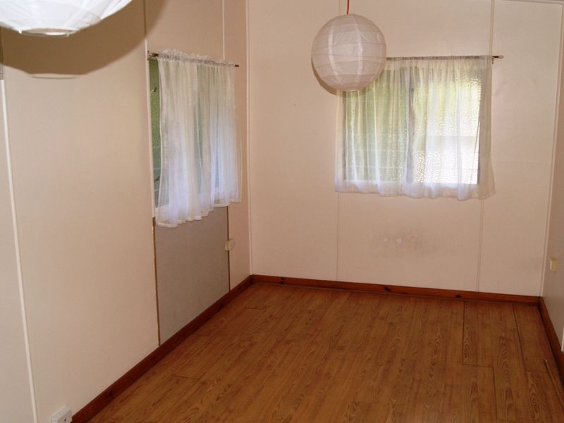 16 Orange Grove Street, Coochiemudlo Island QLD 4184