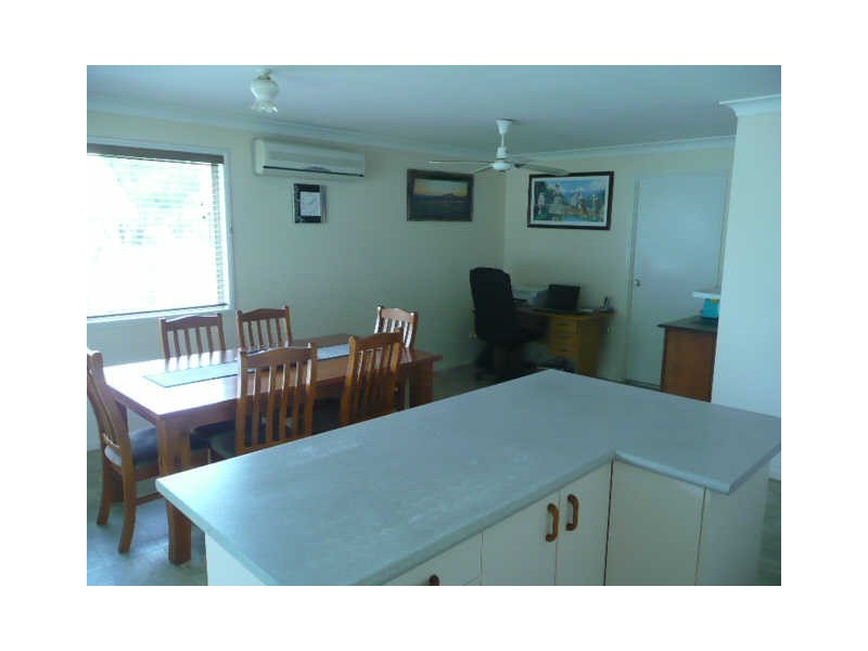 8 Marroo, Coochiemudlo Island QLD 4184