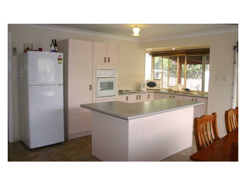 8 Marroo, Coochiemudlo Island QLD 4184