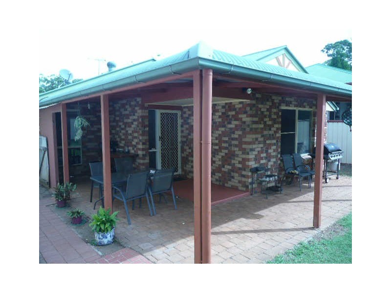 8 Marroo, Coochiemudlo Island QLD 4184