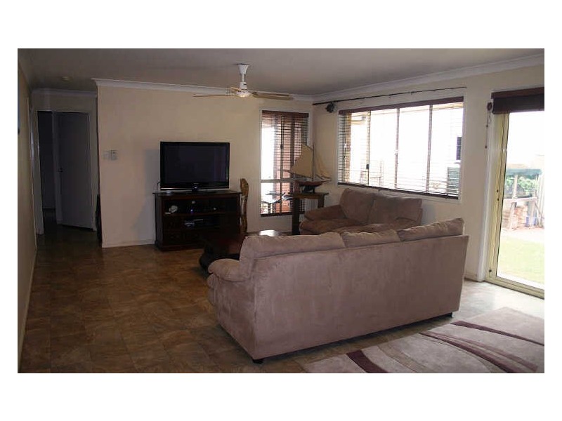 8 Marroo, Coochiemudlo Island QLD 4184