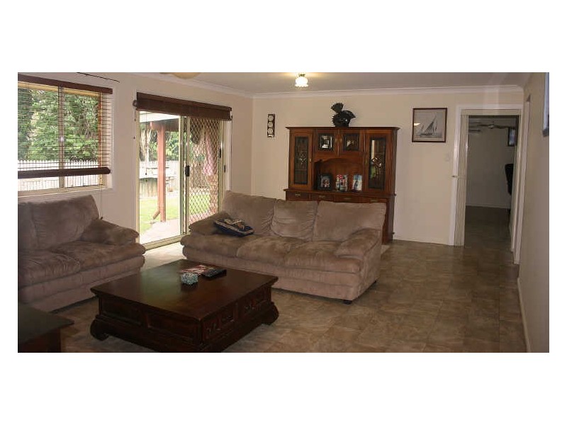 8 Marroo, Coochiemudlo Island QLD 4184