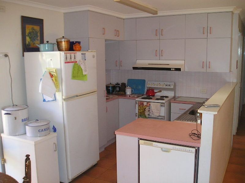 24 Kingfisher Street, Coochiemudlo Island QLD 4184