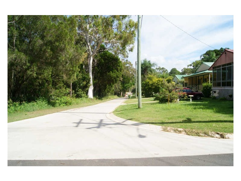 19 Elizabeth St, Coochiemudlo Island QLD 4184