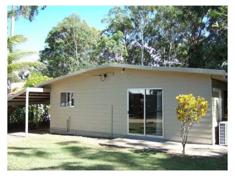 6 Moonah Street, Coochiemudlo Island QLD 4184