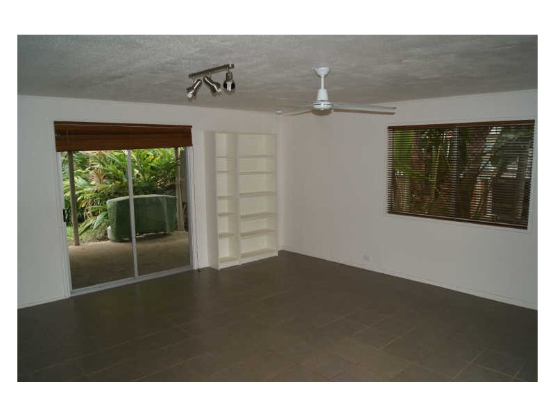 6 Moonah Street, Coochiemudlo Island QLD 4184