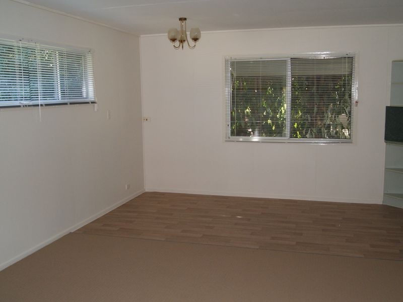 5 Orange Grove, Coochiemudlo Island QLD 4184