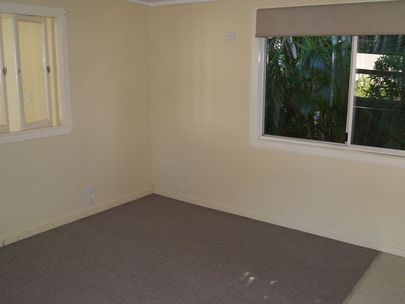 5 Orange Grove, Coochiemudlo Island QLD 4184