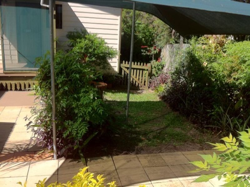 8 Orange Grove, Coochiemudlo Island QLD 4184